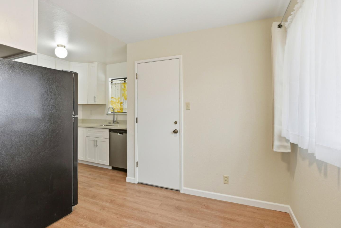 Detail Gallery Image 8 of 34 For 230 Villa Ter #2,  San Mateo,  CA 94401 - 2 Beds | 1/1 Baths