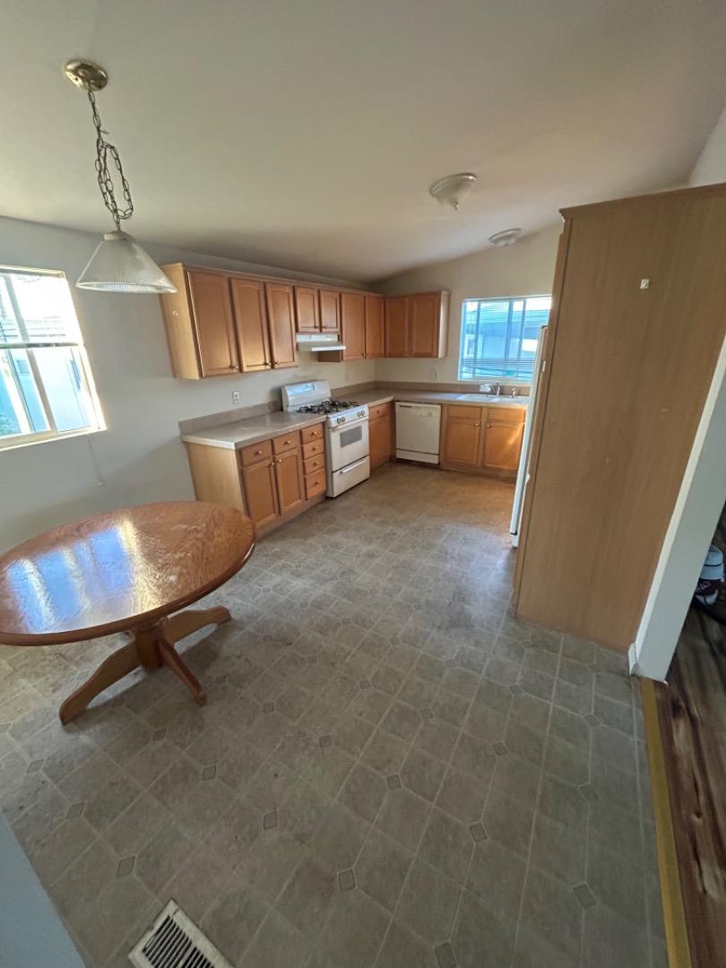 Detail Gallery Image 2 of 9 For 347 Carmel Ave #2,  Marina,  CA 93933 - 2 Beds | 2 Baths