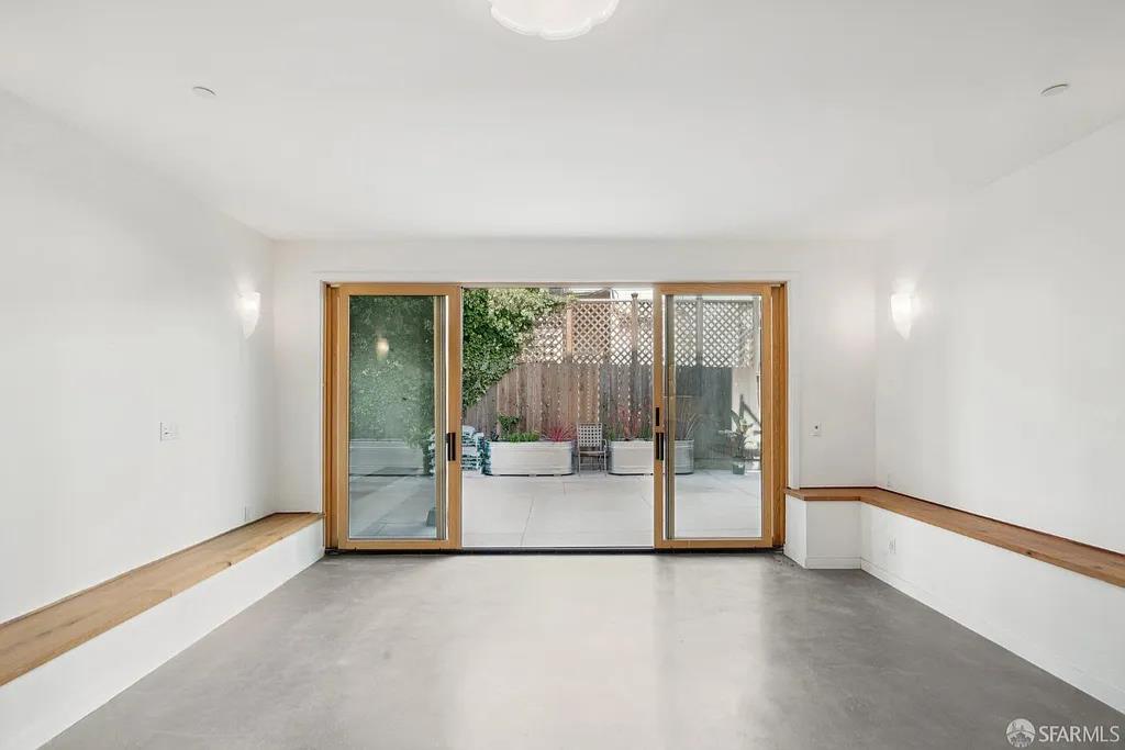 Detail Gallery Image 12 of 35 For 760 14th St #B,  San Francisco,  CA 94114 - 2 Beds | 2 Baths