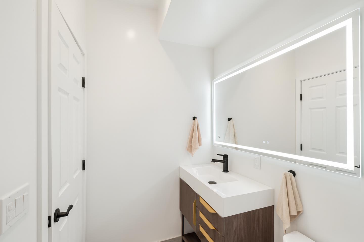 Detail Gallery Image 16 of 35 For 760 14th St #B,  San Francisco,  CA 94114 - 2 Beds | 2 Baths