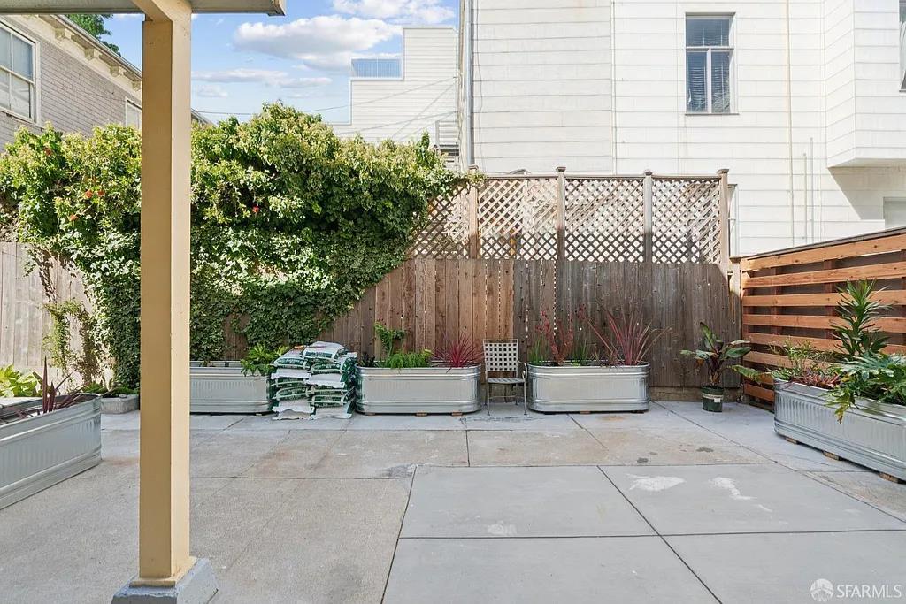 Detail Gallery Image 34 of 35 For 760 14th St #B,  San Francisco,  CA 94114 - 2 Beds | 2 Baths