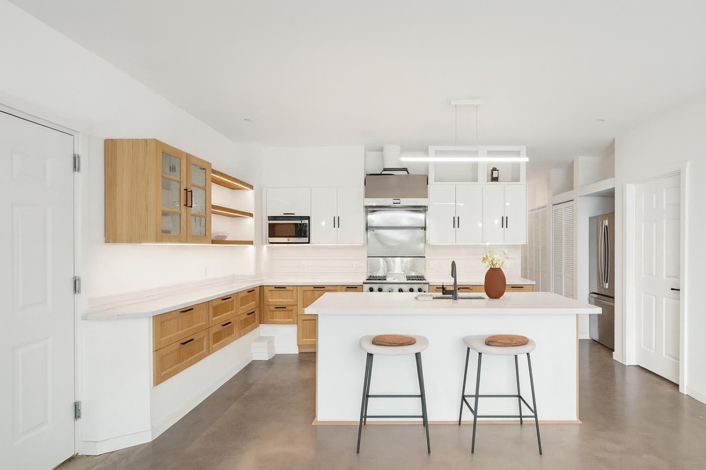 Detail Gallery Image 4 of 35 For 760 14th St #B,  San Francisco,  CA 94114 - 2 Beds | 2 Baths