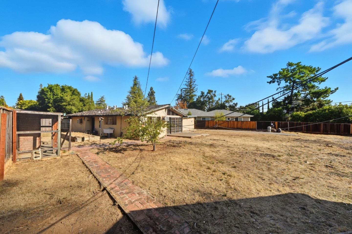 Detail Gallery Image 5 of 6 For 13550 Myren Dr, Saratoga,  CA 95070 - 3 Beds | 2 Baths