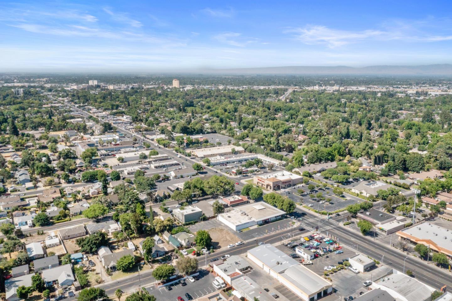 Detail Gallery Image 4 of 13 For 1120 Mchenry Ave, Modesto,  CA 95350 - – Beds | – Baths