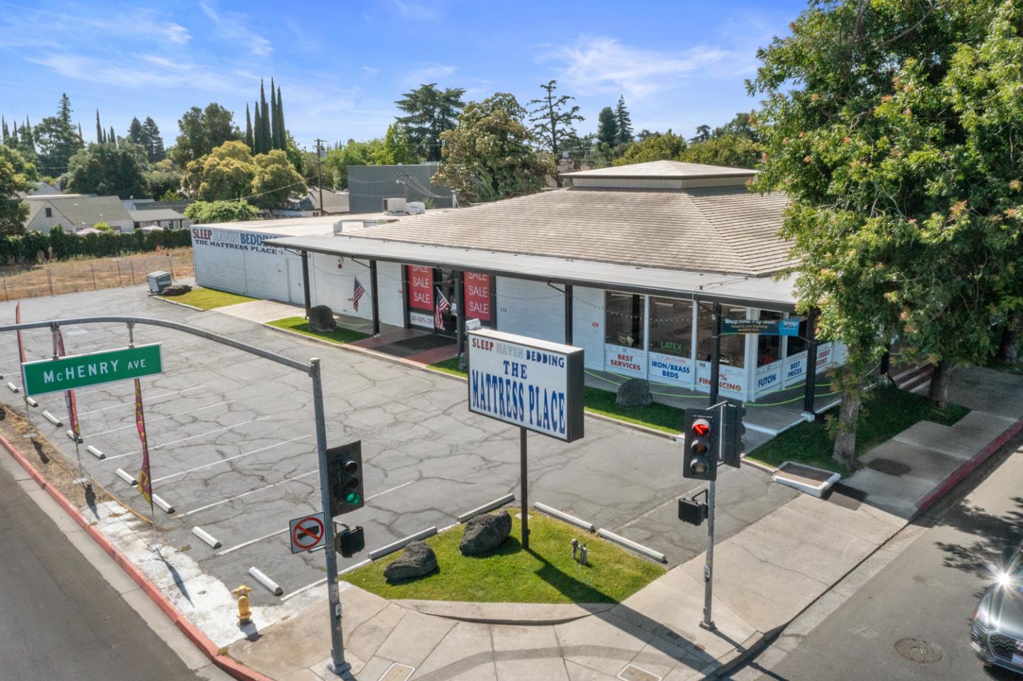 Detail Gallery Image 5 of 13 For 1120 Mchenry Ave, Modesto,  CA 95350 - – Beds | – Baths