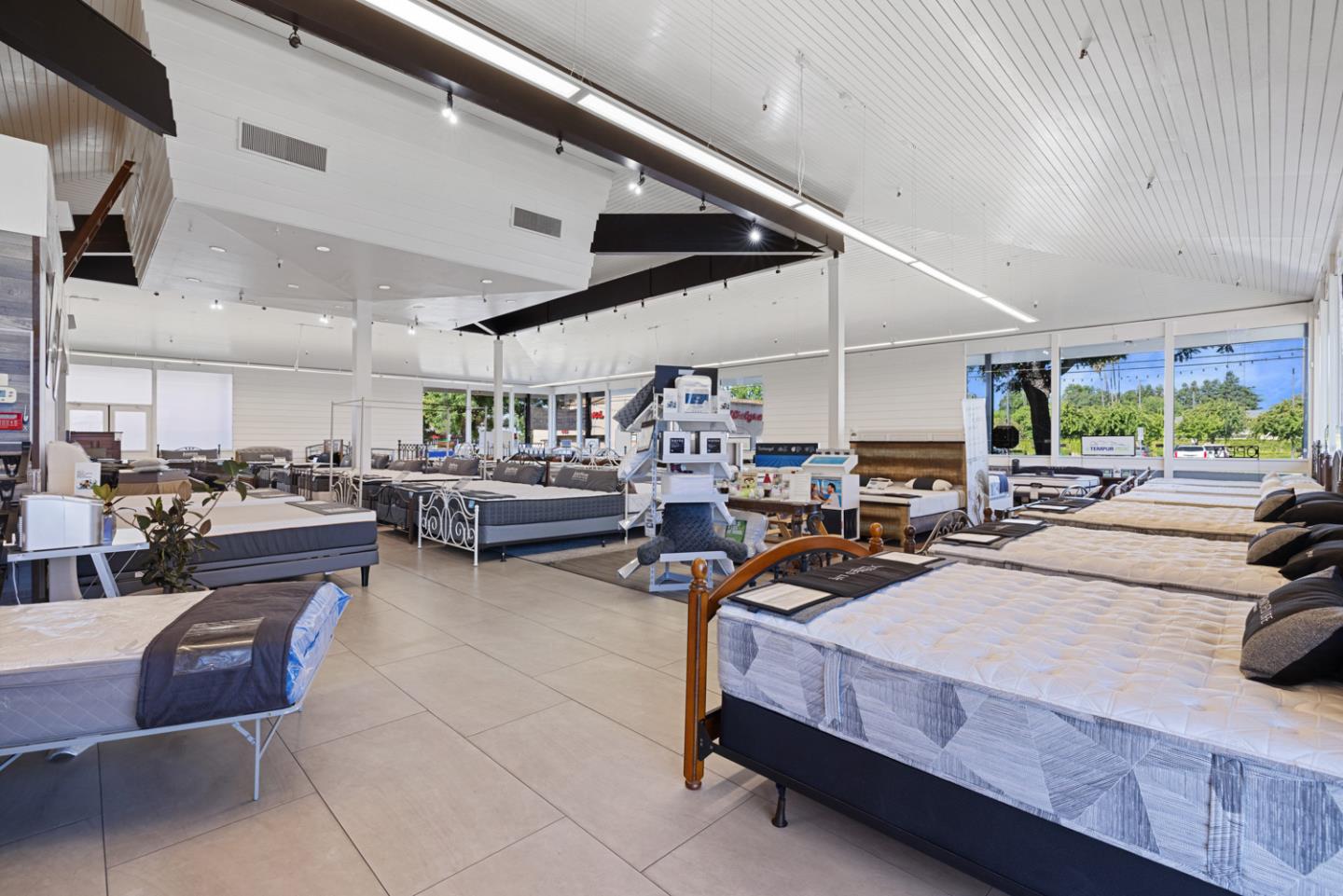 Detail Gallery Image 9 of 13 For 1120 Mchenry Ave, Modesto,  CA 95350 - – Beds | – Baths