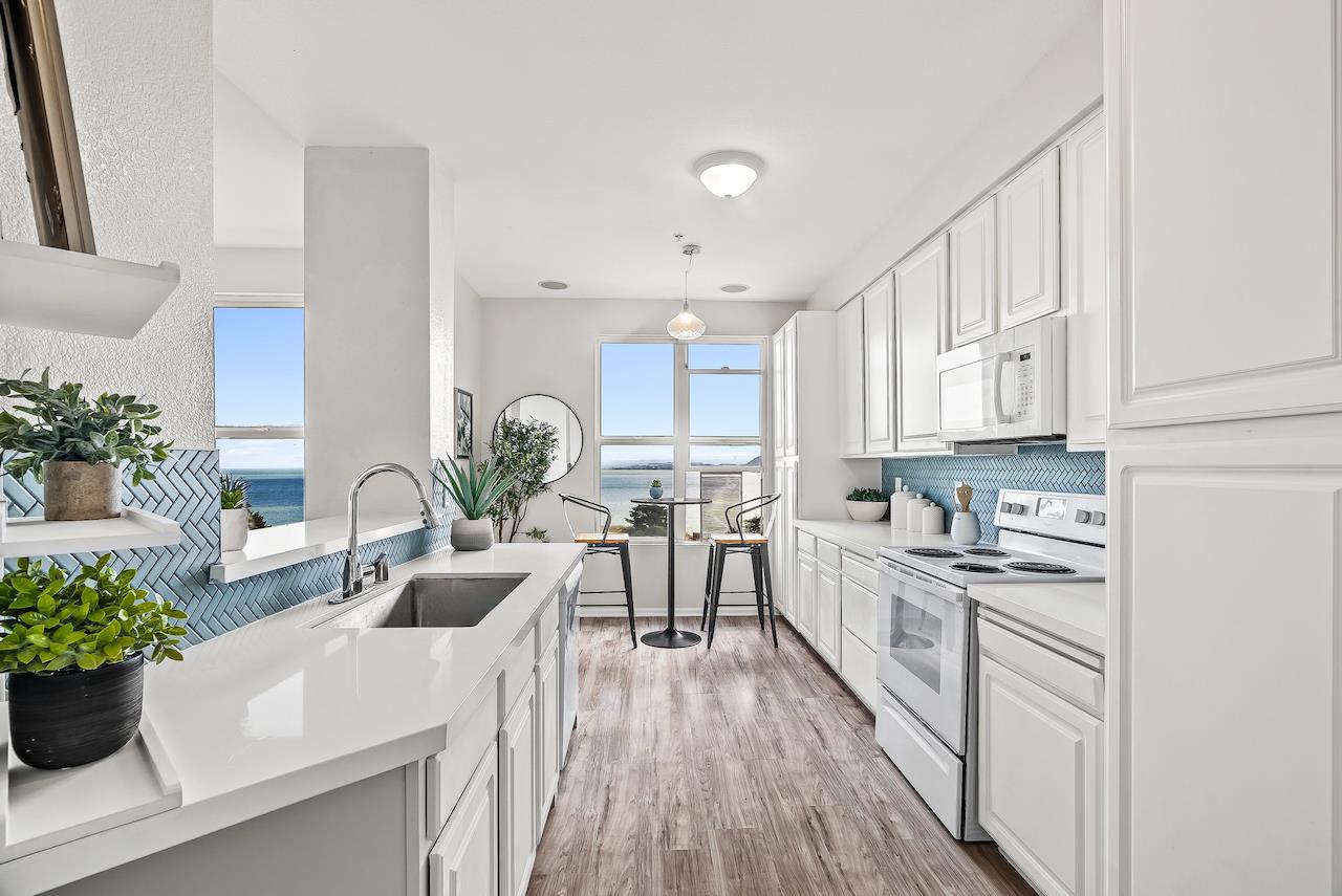 Detail Gallery Image 12 of 42 For 101 Crescent Way #2312,  San Francisco,  CA 94134 - 3 Beds | 2 Baths