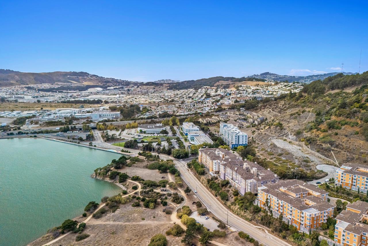 Detail Gallery Image 35 of 42 For 101 Crescent Way #2312,  San Francisco,  CA 94134 - 3 Beds | 2 Baths