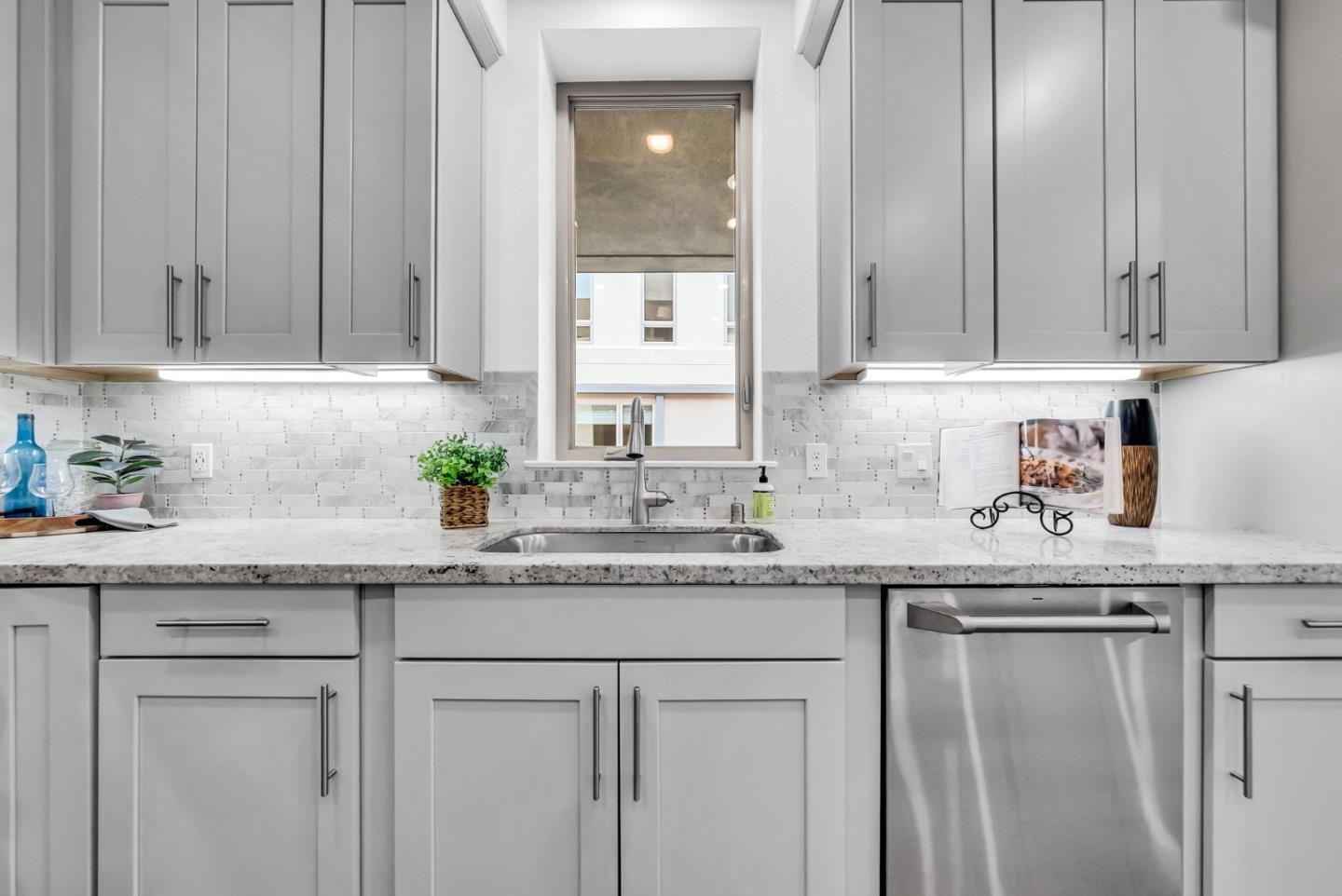 Detail Gallery Image 12 of 42 For 769 Eppleton Ln #302,  Foster City,  CA 94404 - 3 Beds | 2/1 Baths