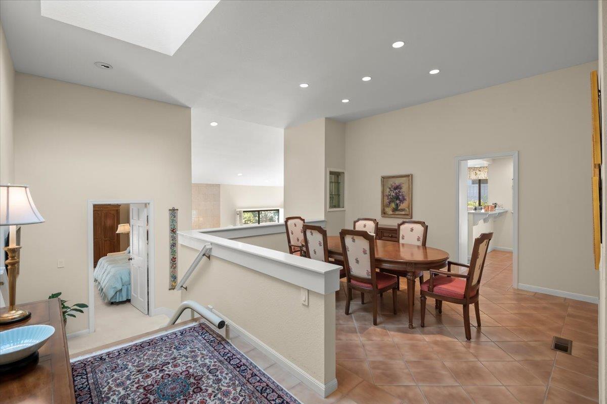 Detail Gallery Image 11 of 41 For 1360 Trinity Dr, Menlo Park,  CA 94025 - 2 Beds | 2/1 Baths