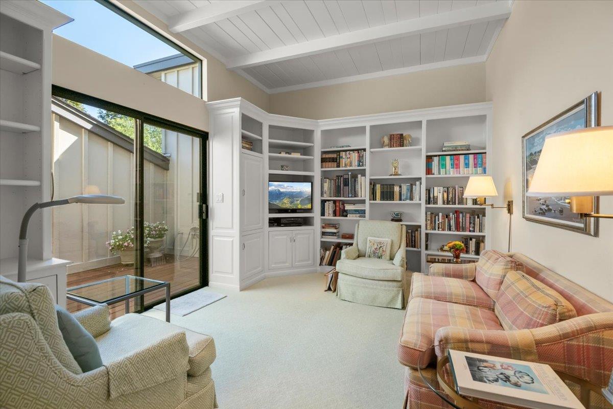 Detail Gallery Image 13 of 41 For 1360 Trinity Dr, Menlo Park,  CA 94025 - 2 Beds | 2/1 Baths