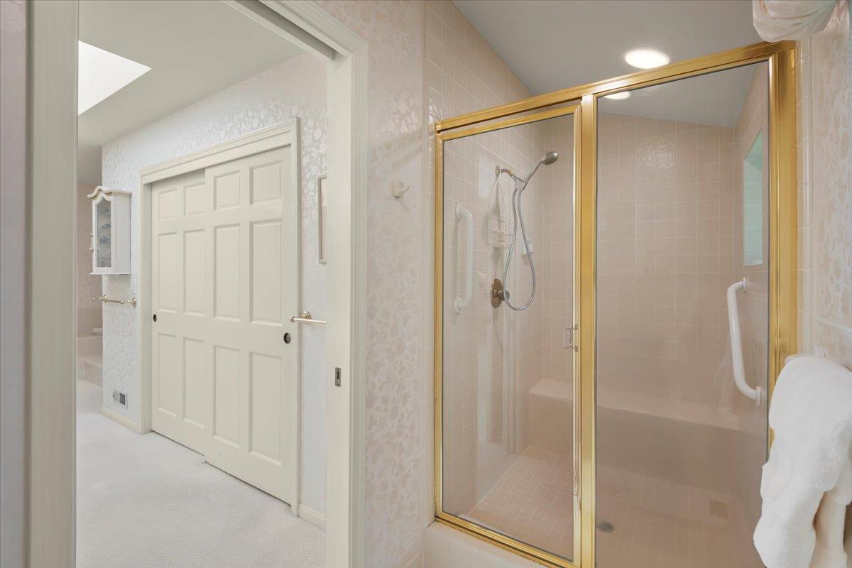 Detail Gallery Image 21 of 41 For 1360 Trinity Dr, Menlo Park,  CA 94025 - 2 Beds | 2/1 Baths