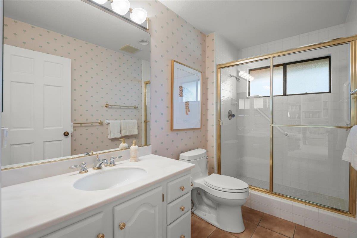 Detail Gallery Image 22 of 41 For 1360 Trinity Dr, Menlo Park,  CA 94025 - 2 Beds | 2/1 Baths