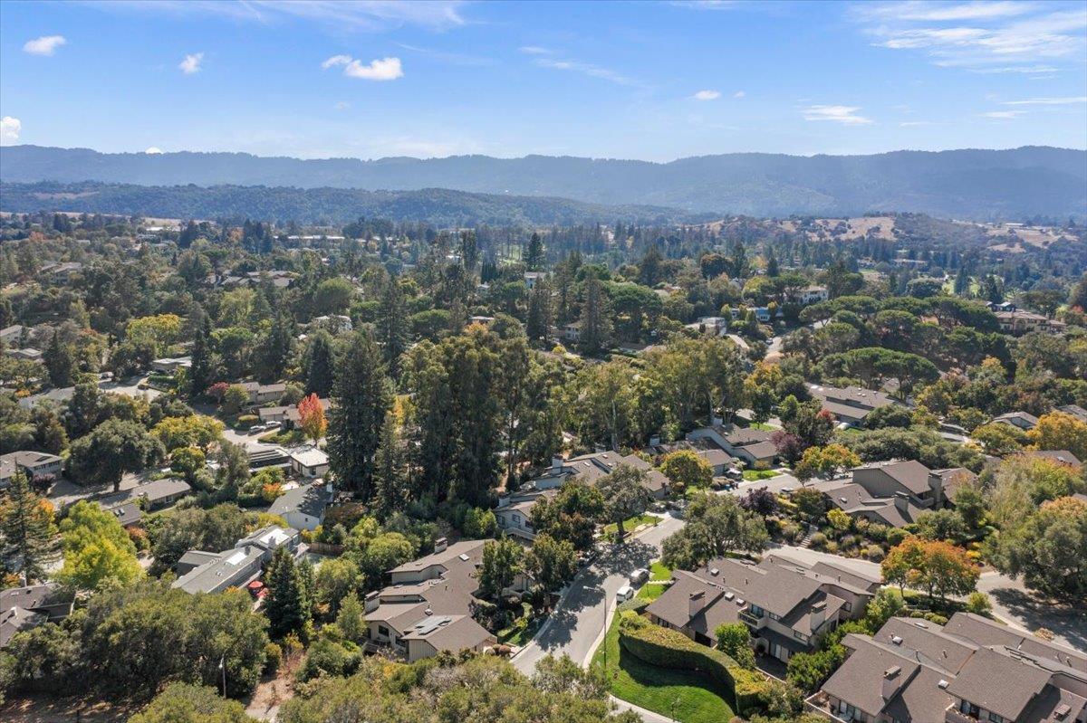 Detail Gallery Image 38 of 41 For 1360 Trinity Dr, Menlo Park,  CA 94025 - 2 Beds | 2/1 Baths