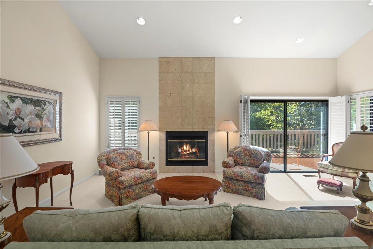 Detail Gallery Image 7 of 41 For 1360 Trinity Dr, Menlo Park,  CA 94025 - 2 Beds | 2/1 Baths