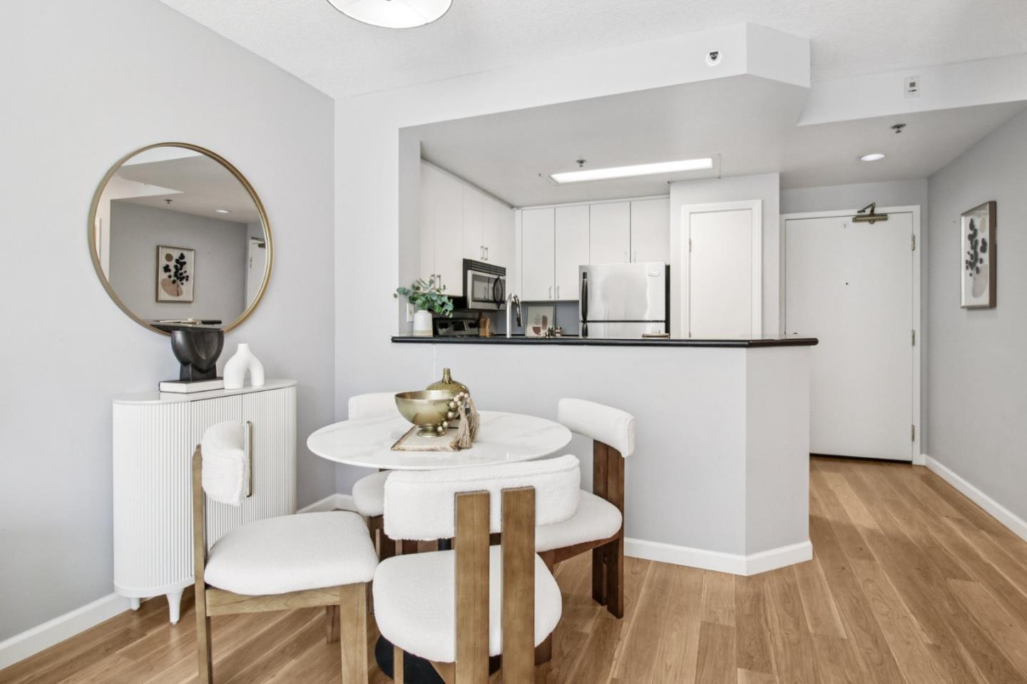 Detail Gallery Image 5 of 23 For 240 Lombard St #727,  San Francisco,  CA 94111 - 1 Beds | 1 Baths