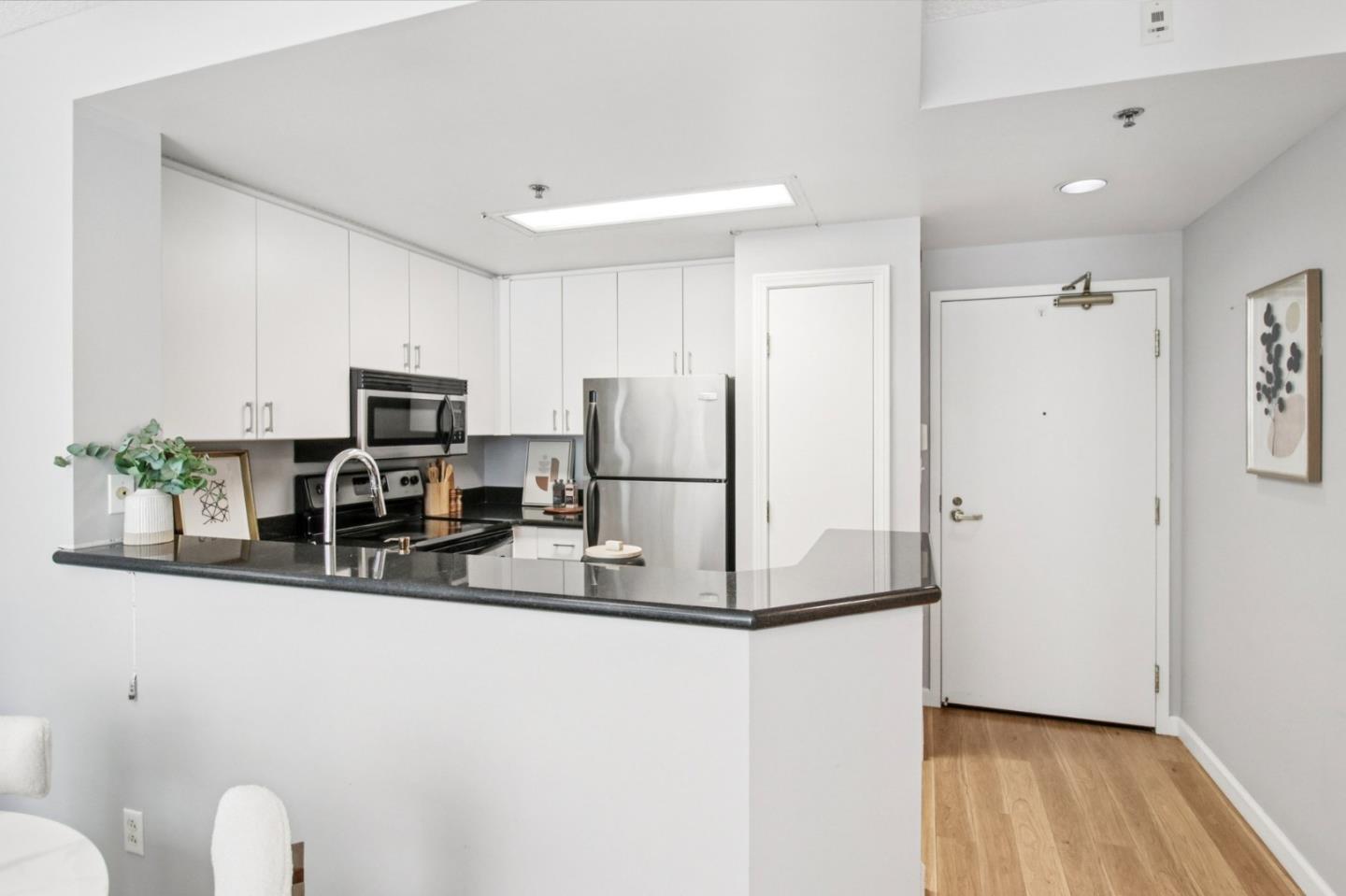 Detail Gallery Image 7 of 23 For 240 Lombard St #727,  San Francisco,  CA 94111 - 1 Beds | 1 Baths