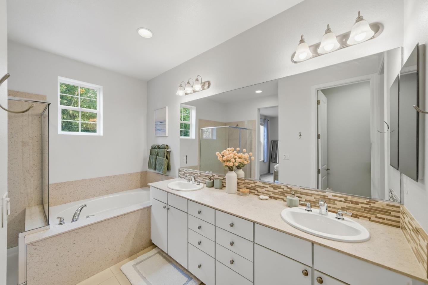 Detail Gallery Image 13 of 27 For 630 Bair Island Rd #106,  Redwood City,  CA 94063 - 3 Beds | 2/1 Baths