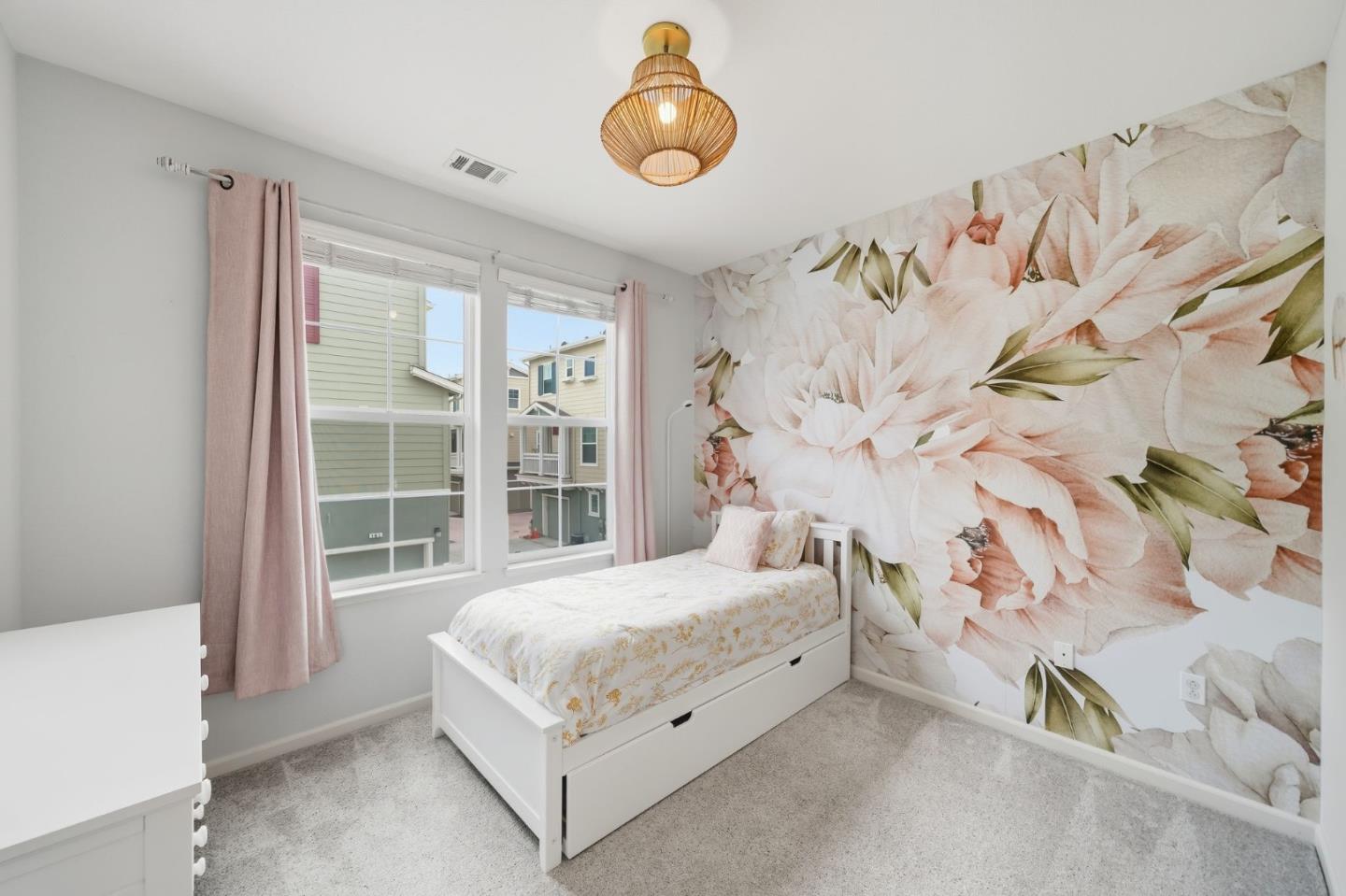 Detail Gallery Image 17 of 27 For 630 Bair Island Rd #106,  Redwood City,  CA 94063 - 3 Beds | 2/1 Baths