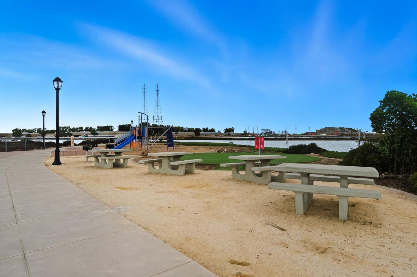 Detail Gallery Image 23 of 27 For 630 Bair Island Rd #106,  Redwood City,  CA 94063 - 3 Beds | 2/1 Baths