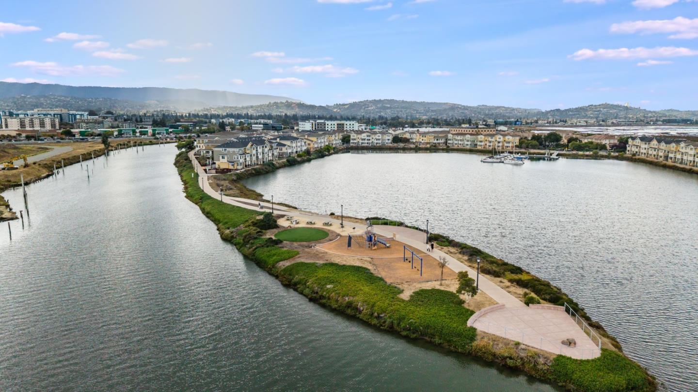 Detail Gallery Image 24 of 27 For 630 Bair Island Rd #106,  Redwood City,  CA 94063 - 3 Beds | 2/1 Baths