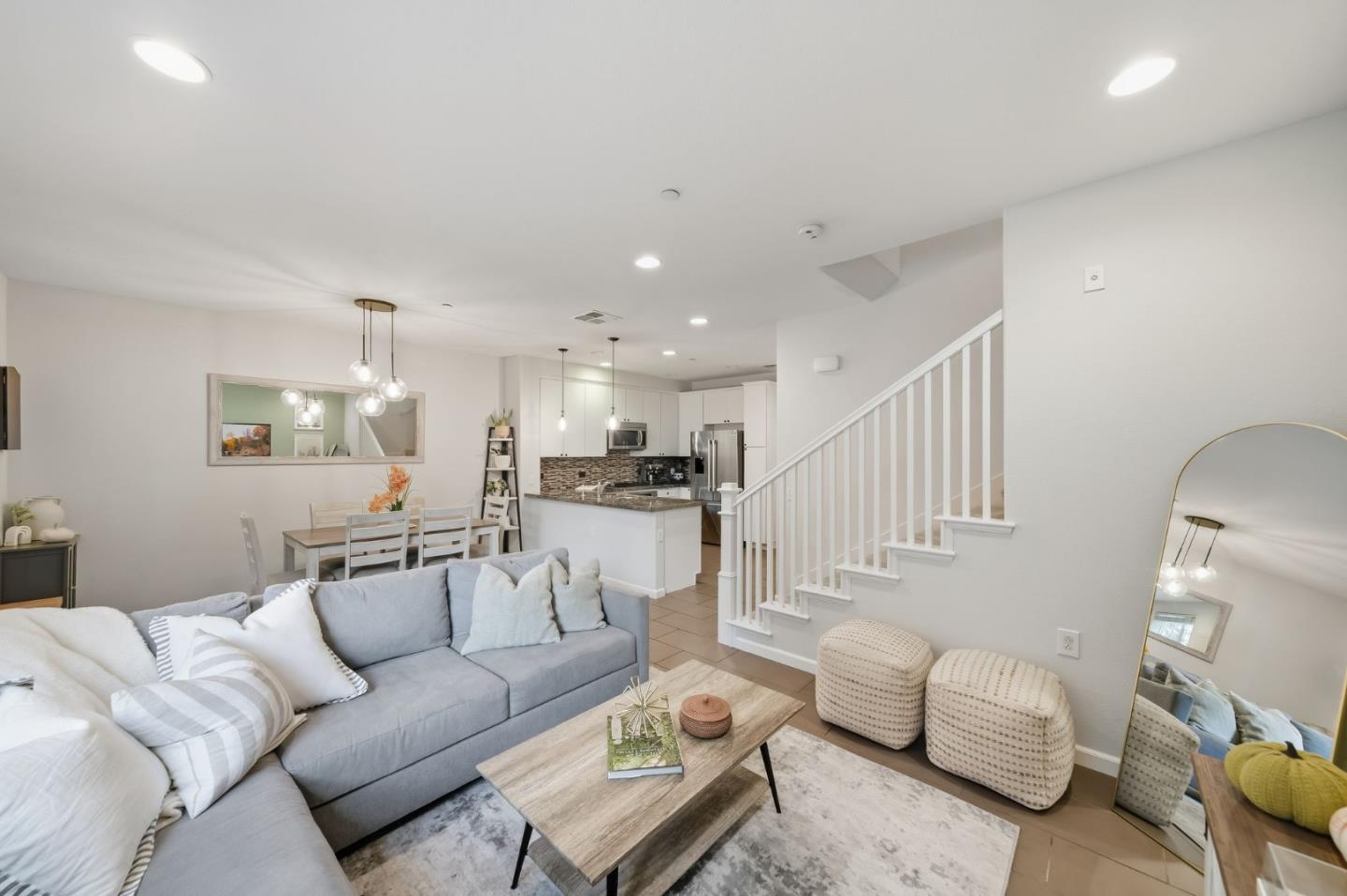 Detail Gallery Image 4 of 27 For 630 Bair Island Rd #106,  Redwood City,  CA 94063 - 3 Beds | 2/1 Baths