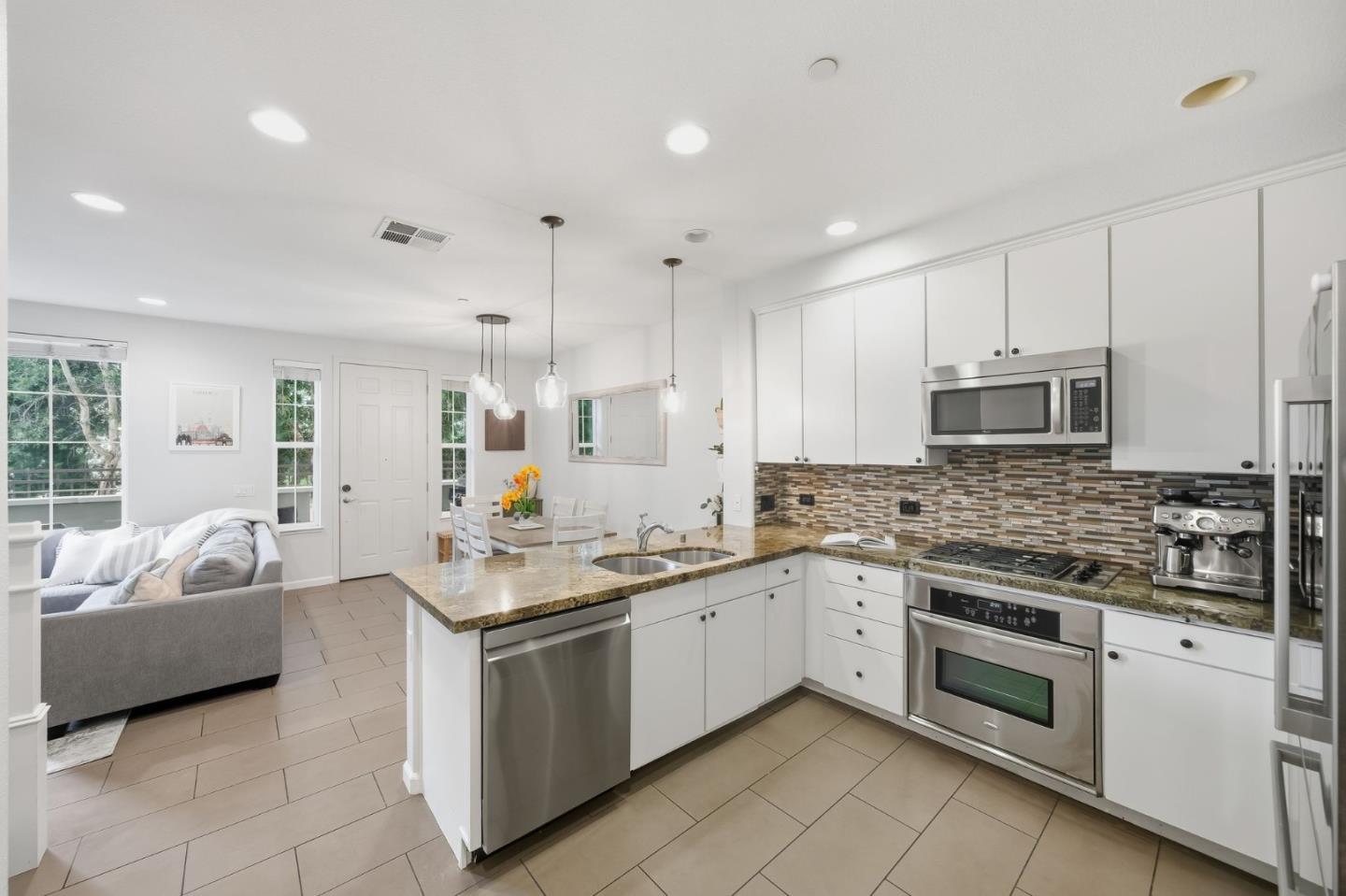 Detail Gallery Image 6 of 27 For 630 Bair Island Rd #106,  Redwood City,  CA 94063 - 3 Beds | 2/1 Baths