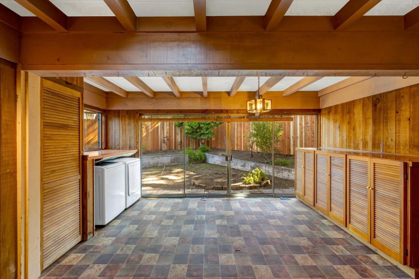 Detail Gallery Image 10 of 28 For 221 Pine Garden Ln, Pacific Grove,  CA 93950 - 2 Beds | 1 Baths