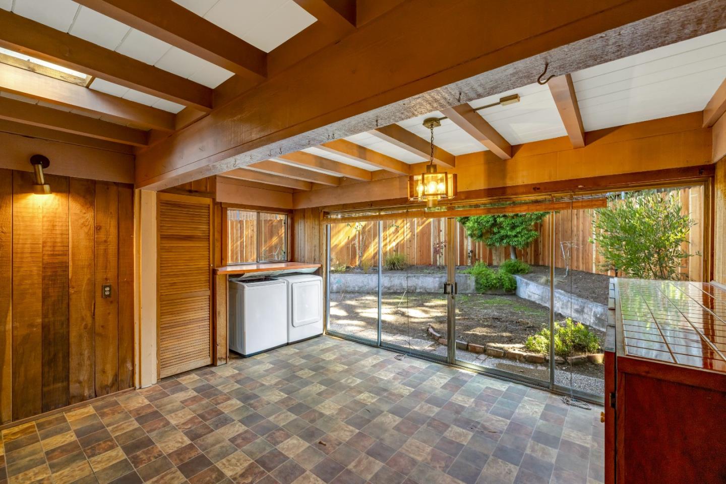 Detail Gallery Image 11 of 28 For 221 Pine Garden Ln, Pacific Grove,  CA 93950 - 2 Beds | 1 Baths