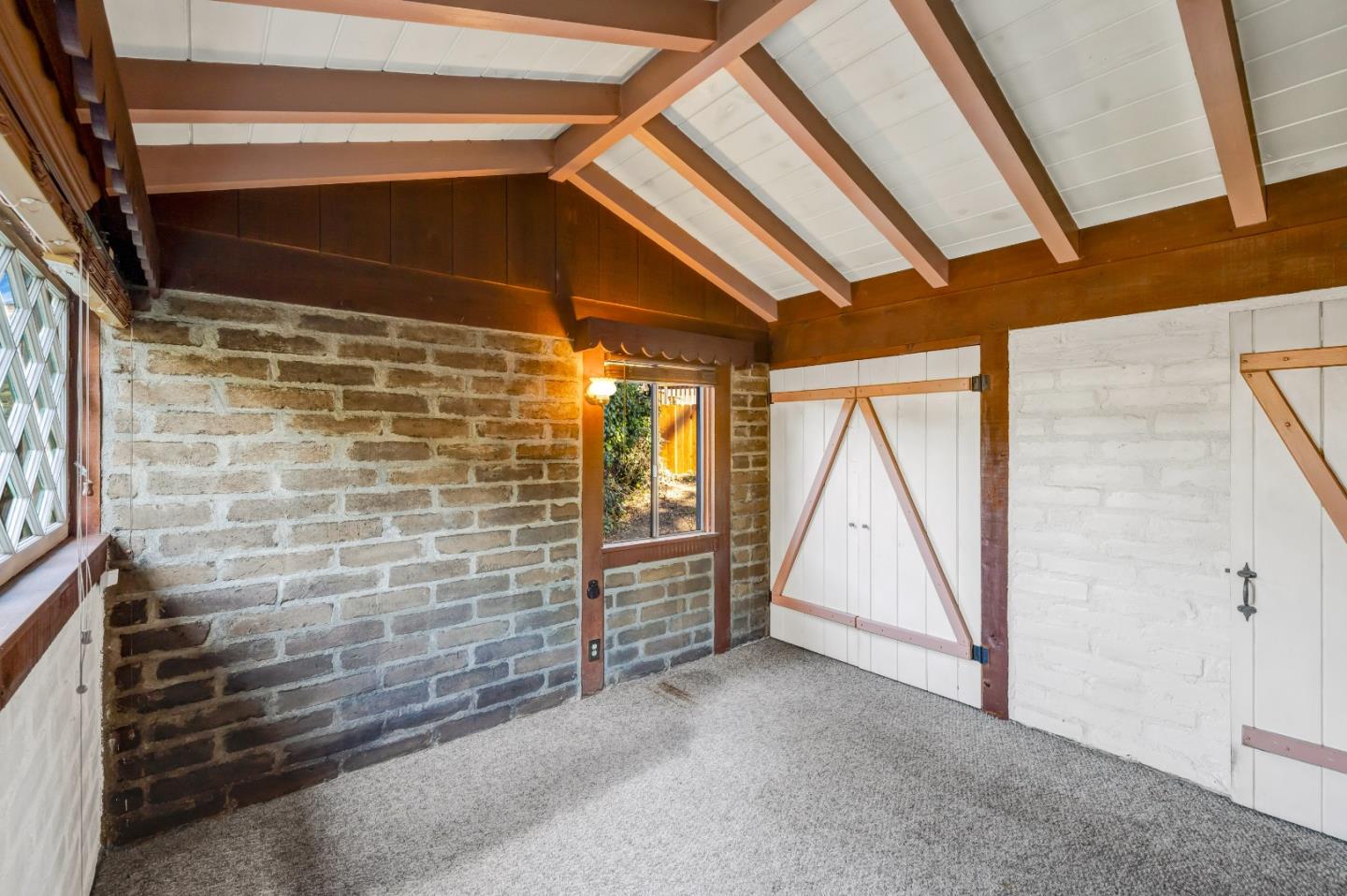 Detail Gallery Image 16 of 28 For 221 Pine Garden Ln, Pacific Grove,  CA 93950 - 2 Beds | 1 Baths