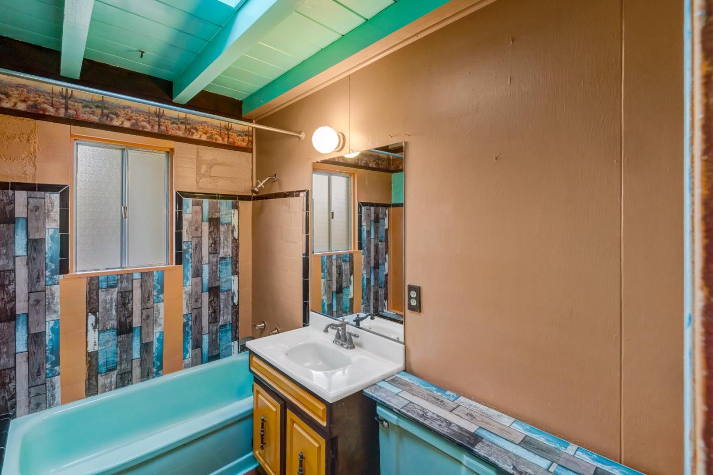 Detail Gallery Image 17 of 28 For 221 Pine Garden Ln, Pacific Grove,  CA 93950 - 2 Beds | 1 Baths