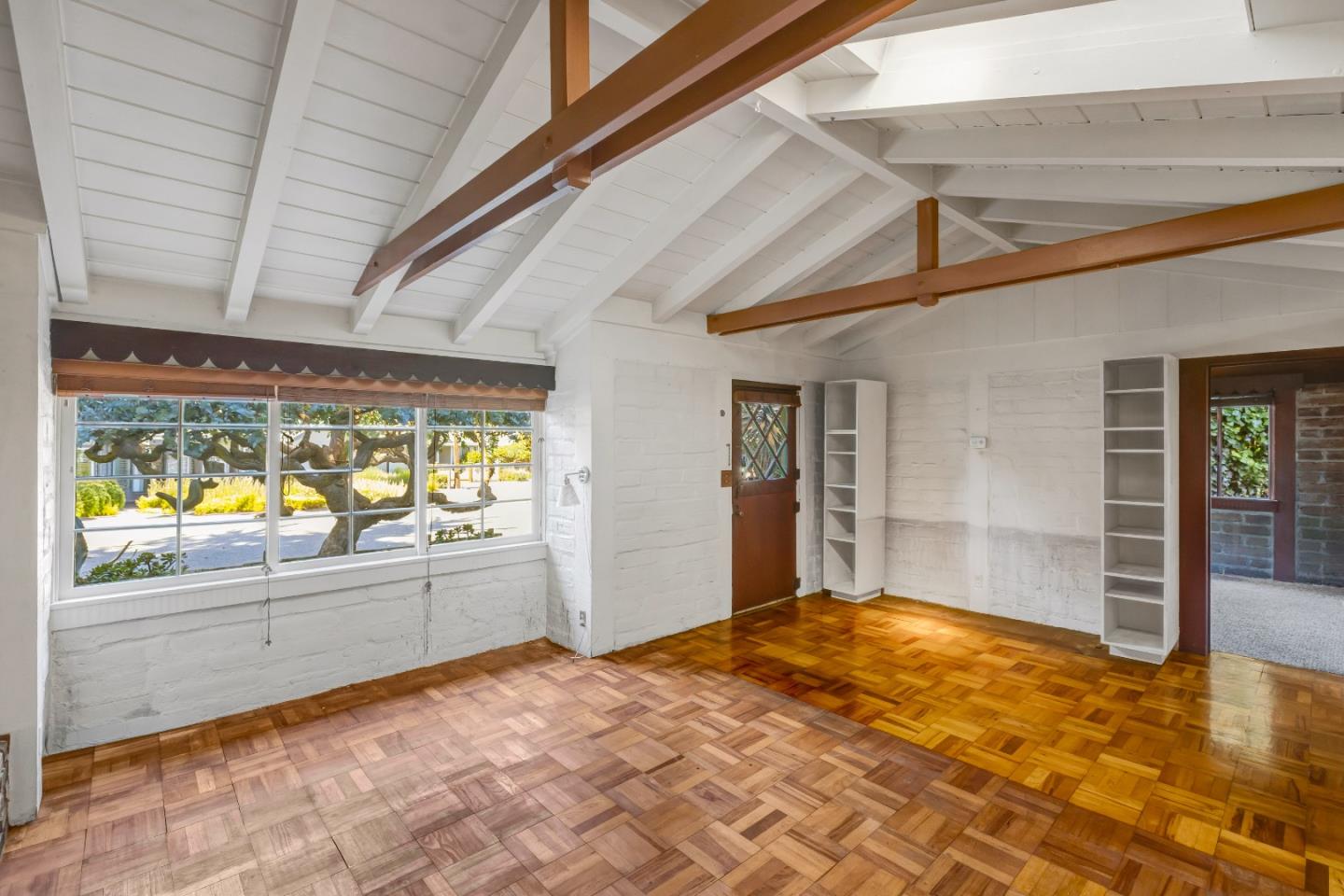 Detail Gallery Image 3 of 28 For 221 Pine Garden Ln, Pacific Grove,  CA 93950 - 2 Beds | 1 Baths