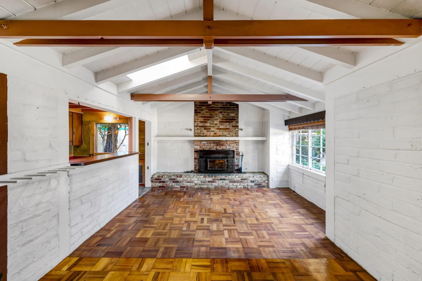 Detail Gallery Image 4 of 28 For 221 Pine Garden Ln, Pacific Grove,  CA 93950 - 2 Beds | 1 Baths