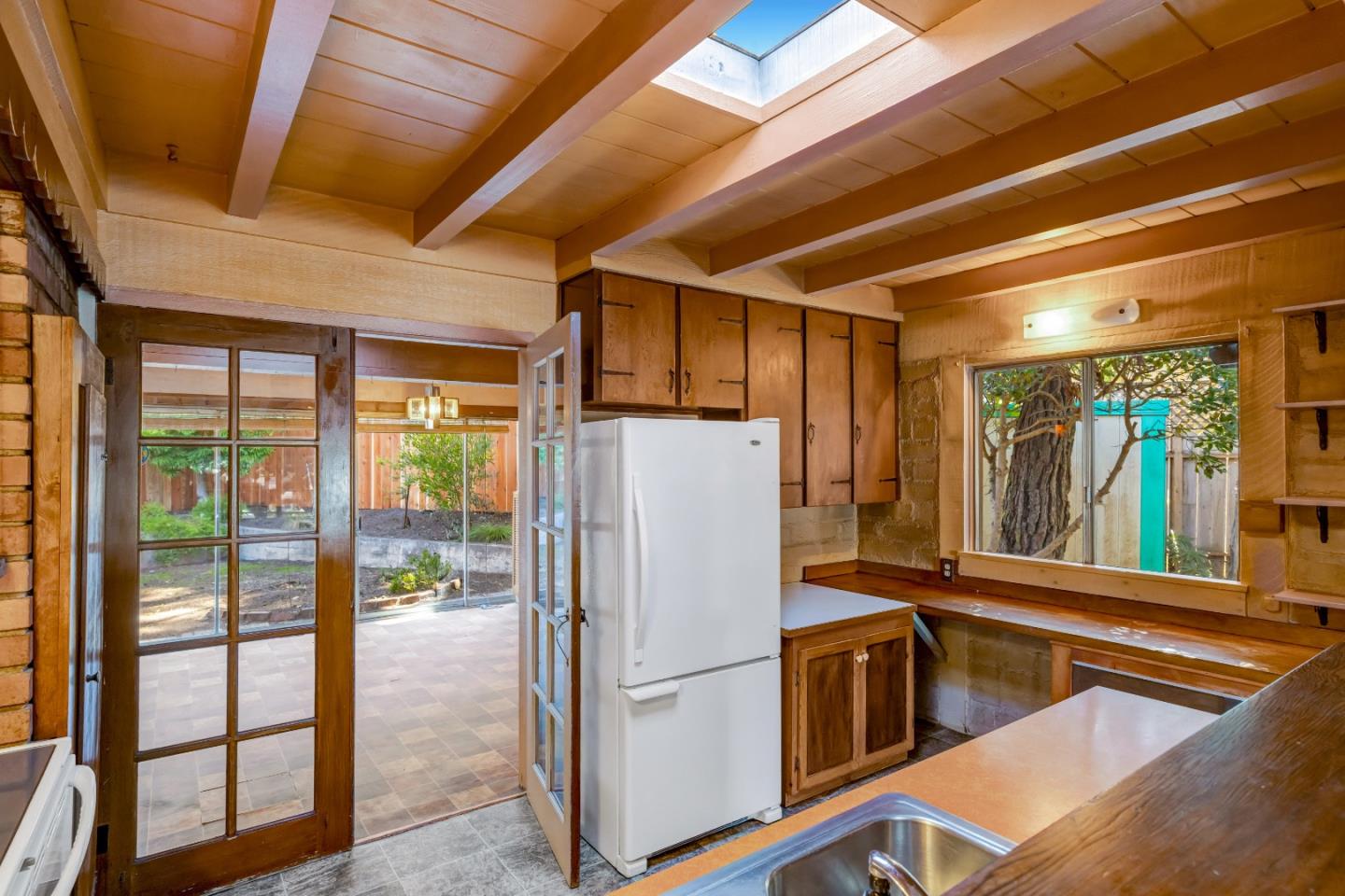 Detail Gallery Image 9 of 28 For 221 Pine Garden Ln, Pacific Grove,  CA 93950 - 2 Beds | 1 Baths