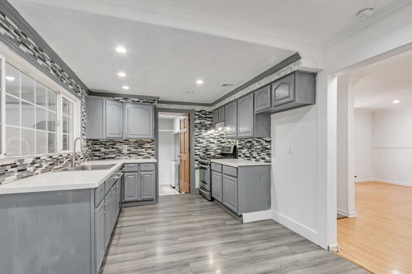 Detail Gallery Image 14 of 59 For 1087 Starlite Dr, Milpitas,  CA 95035 - 4 Beds | 2 Baths