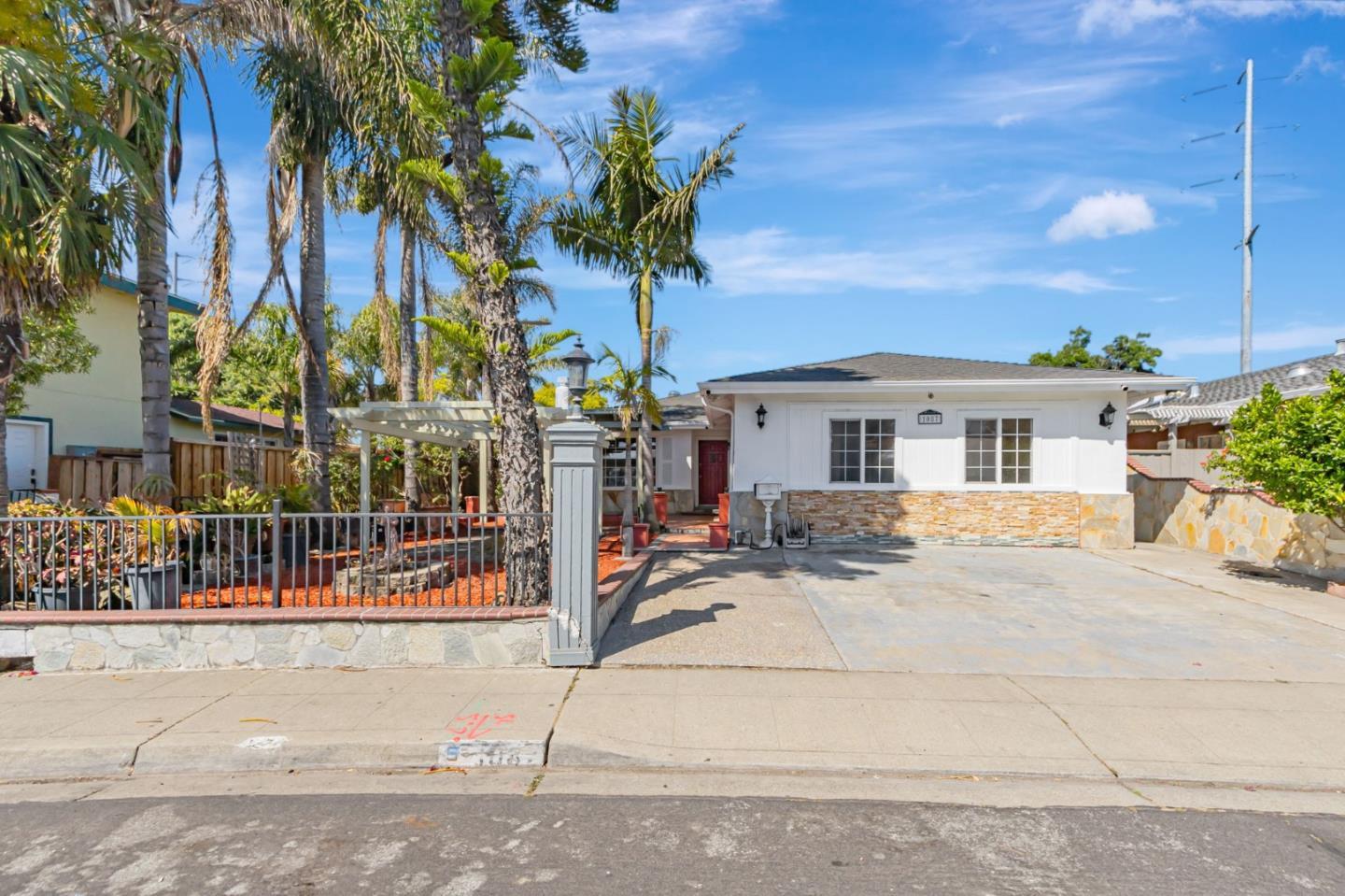 Detail Gallery Image 2 of 59 For 1087 Starlite Dr, Milpitas,  CA 95035 - 4 Beds | 2 Baths