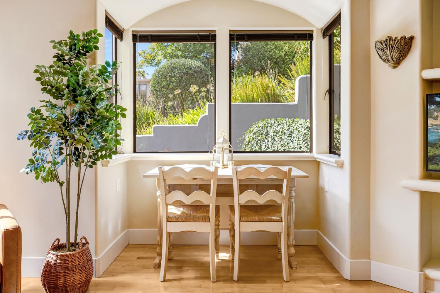 Detail Gallery Image 13 of 21 For Se 4th Ave Torres St, Carmel,  CA 93923 - 3 Beds | 3/1 Baths