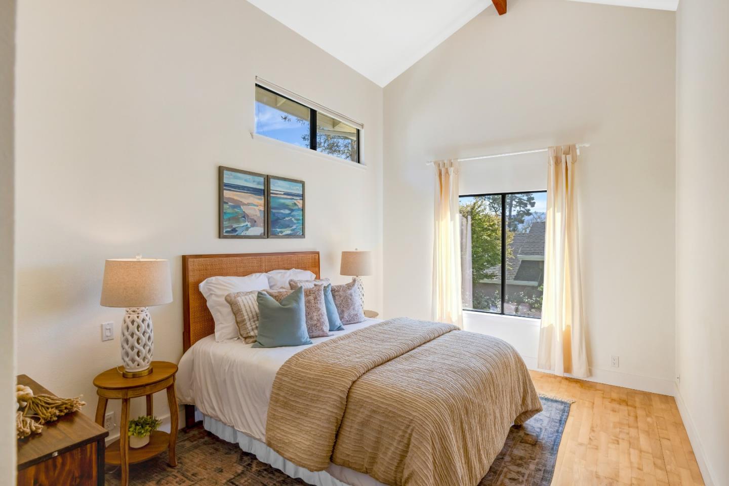Detail Gallery Image 7 of 21 For Se 4th Ave Torres St, Carmel,  CA 93923 - 3 Beds | 3/1 Baths