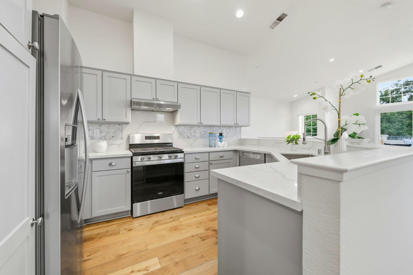 Detail Gallery Image 11 of 24 For 123 Positano Cir #406,  Redwood City,  CA 94065 - 2 Beds | 2 Baths