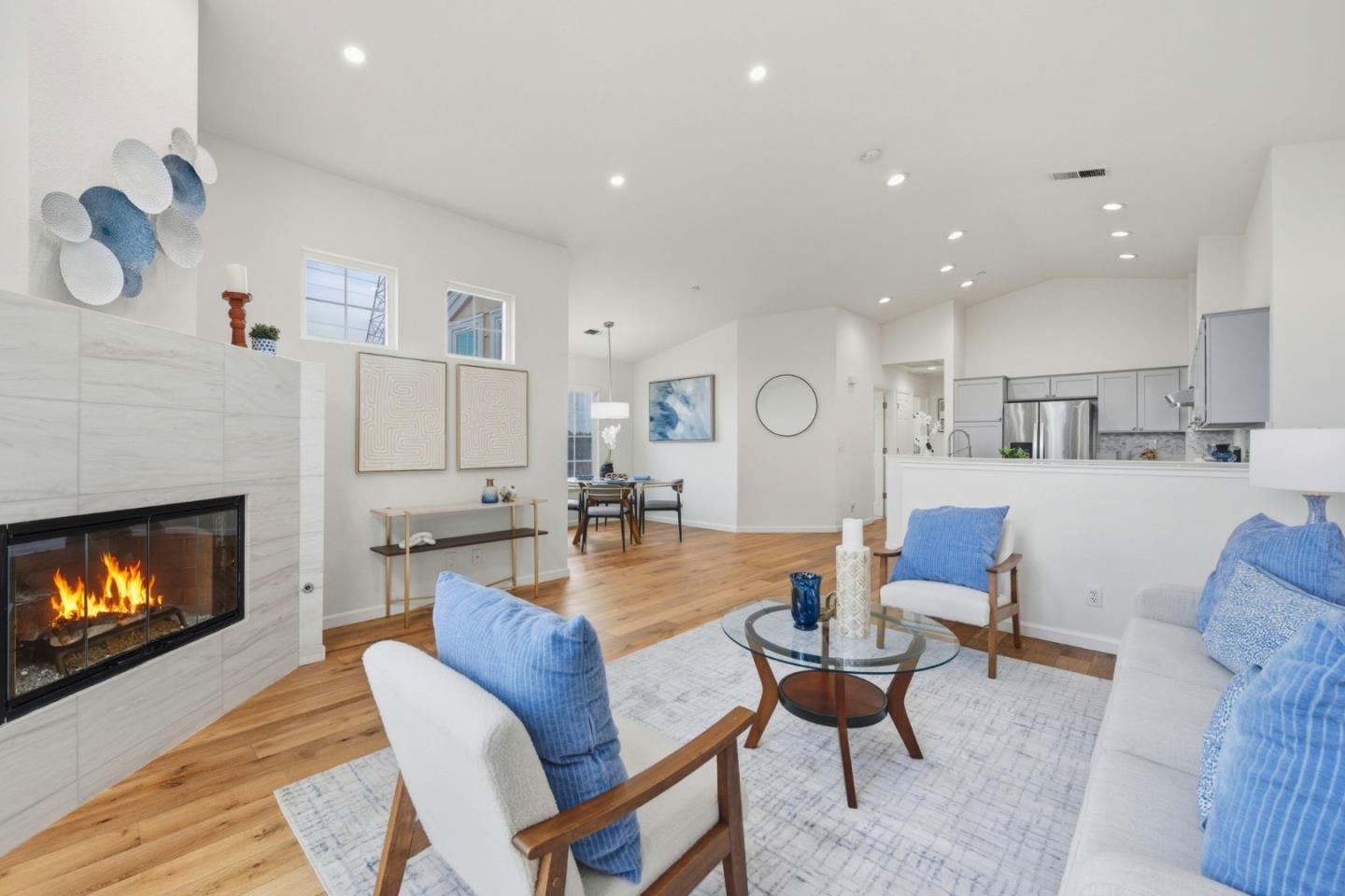 Detail Gallery Image 4 of 24 For 123 Positano Cir #406,  Redwood City,  CA 94065 - 2 Beds | 2 Baths