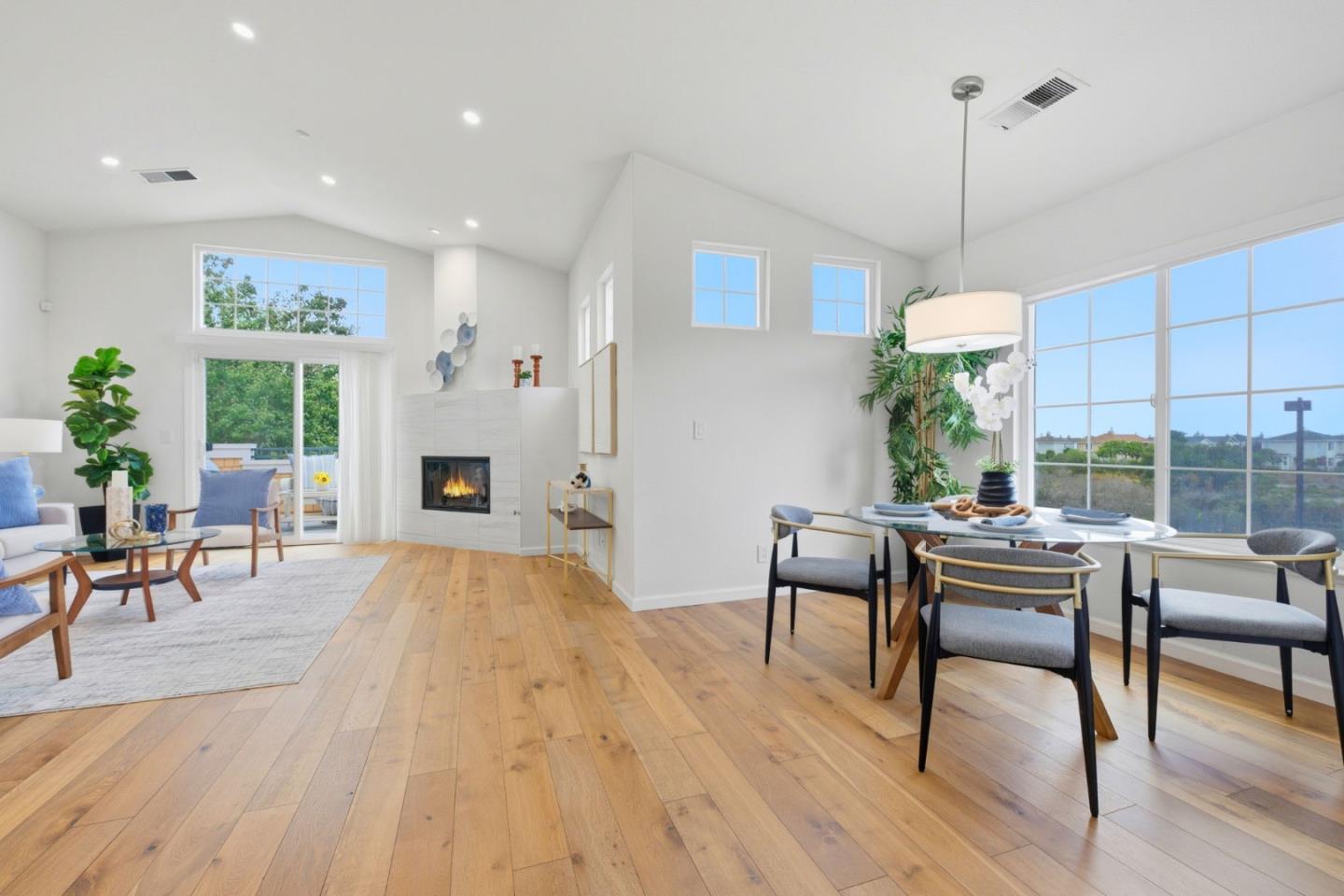 Detail Gallery Image 7 of 24 For 123 Positano Cir #406,  Redwood City,  CA 94065 - 2 Beds | 2 Baths