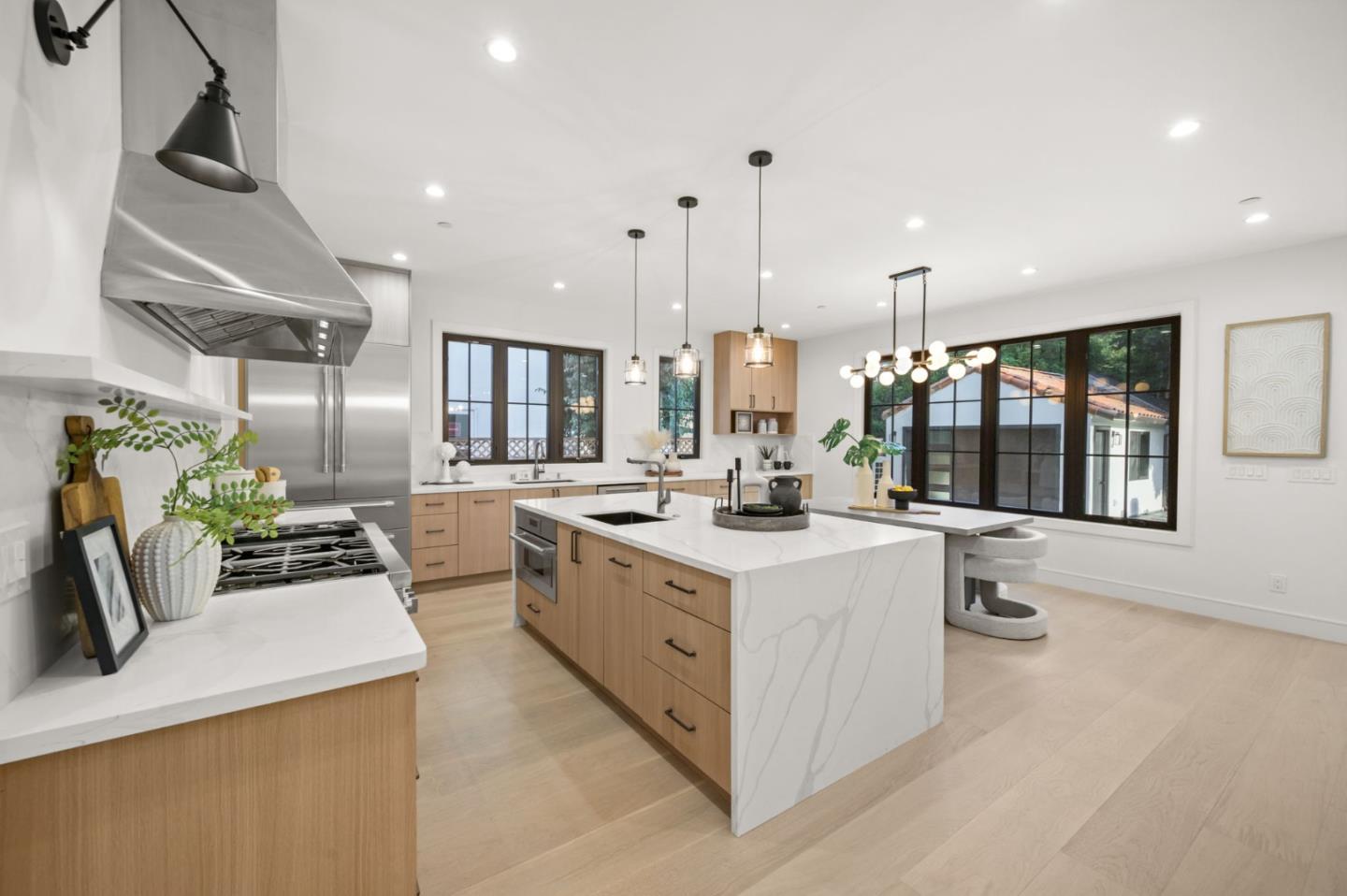 Detail Gallery Image 4 of 109 For 1124 Pine Ave, San Jose,  CA 95125 - 4 Beds | 4/1 Baths