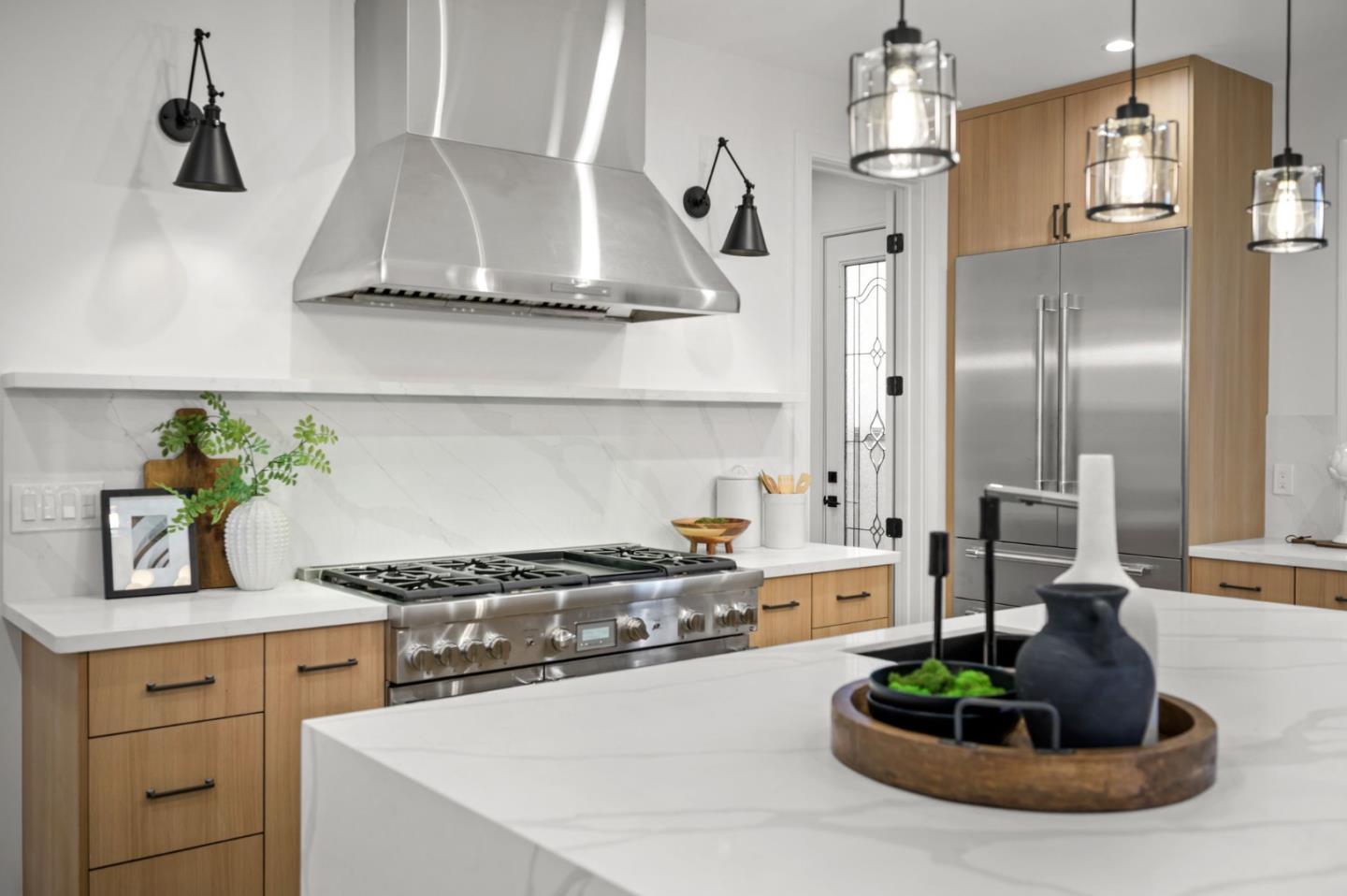 Detail Gallery Image 7 of 109 For 1124 Pine Ave, San Jose,  CA 95125 - 4 Beds | 4/1 Baths