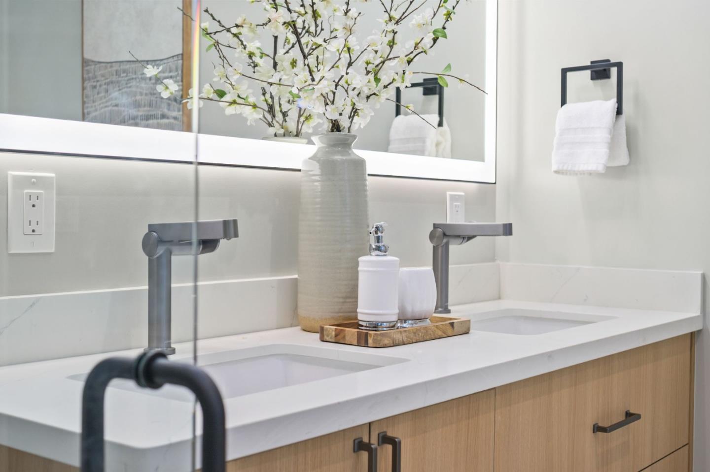 Detail Gallery Image 75 of 109 For 1124 Pine Ave, San Jose,  CA 95125 - 4 Beds | 4/1 Baths