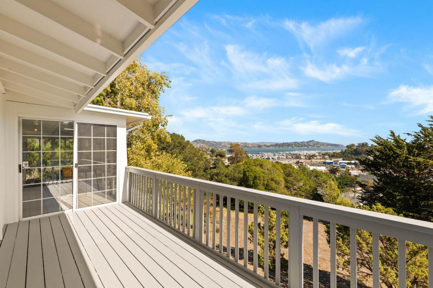 Detail Gallery Image 5 of 38 For 54 Buckelew, Sausalito,  CA 94965 - 4 Beds | 2 Baths