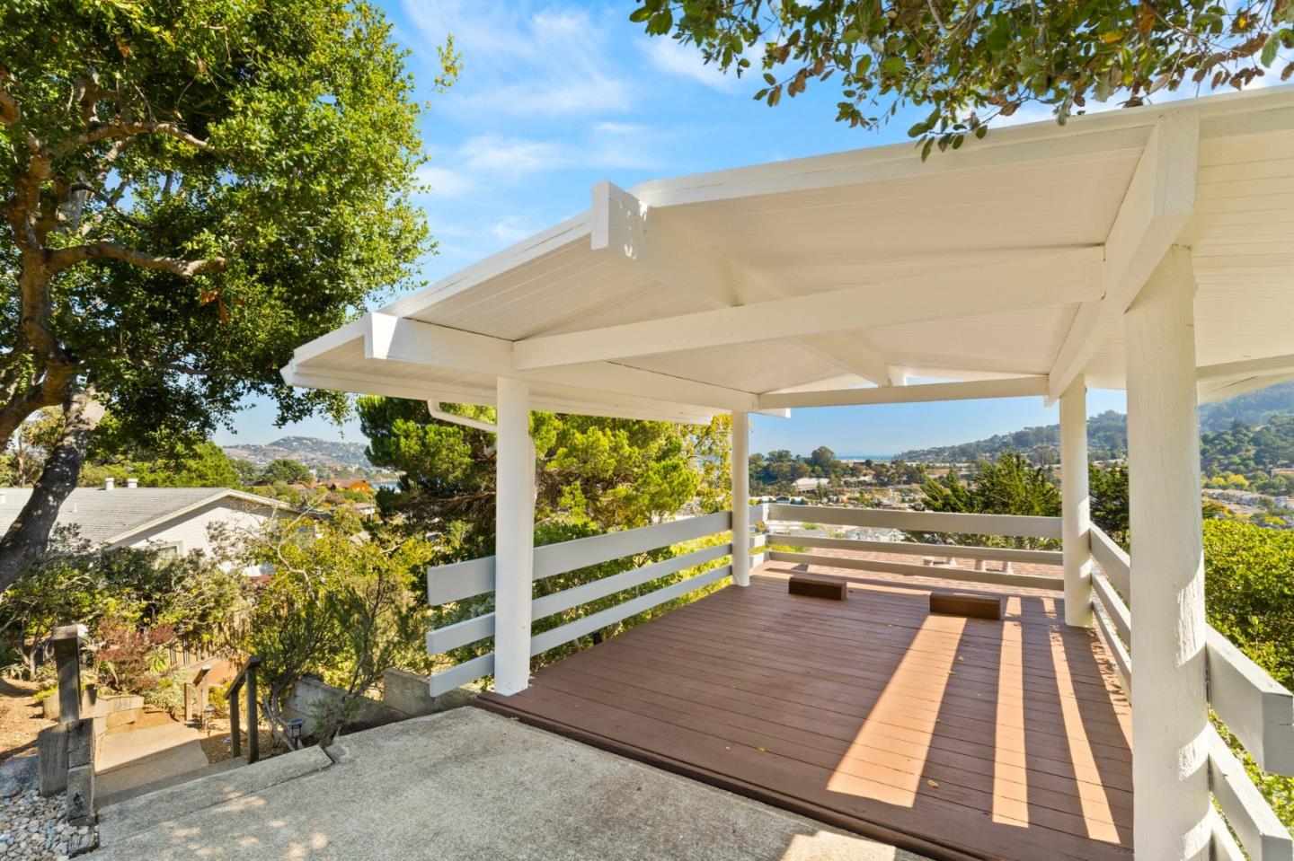 Detail Gallery Image 6 of 38 For 54 Buckelew, Sausalito,  CA 94965 - 4 Beds | 2 Baths