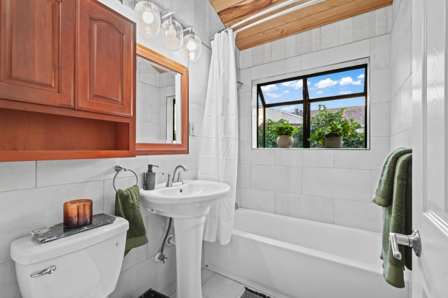 Detail Gallery Image 16 of 36 For 1364 Linton St, San Leandro,  CA 94577 - 3 Beds | 1 Baths