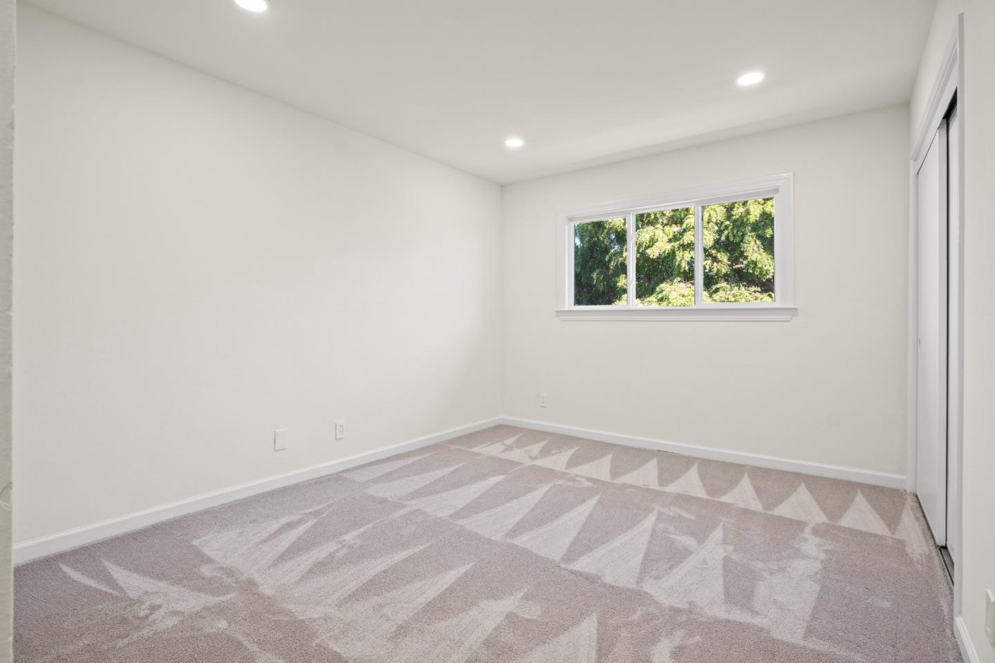 Detail Gallery Image 15 of 20 For 3045 Los Prados St #218,  San Mateo,  CA 94403 - 2 Beds | 2 Baths