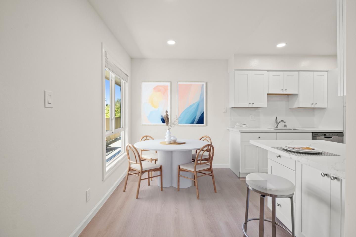 Detail Gallery Image 3 of 20 For 3045 Los Prados St #218,  San Mateo,  CA 94403 - 2 Beds | 2 Baths