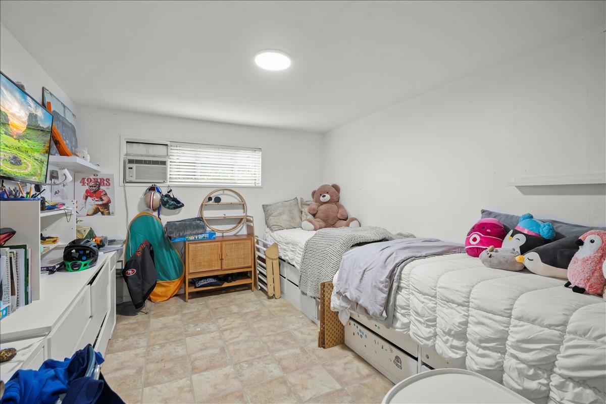 Detail Gallery Image 13 of 26 For 2934 San Juan Blvd, Belmont,  CA 94002 - 2 Beds | 1 Baths